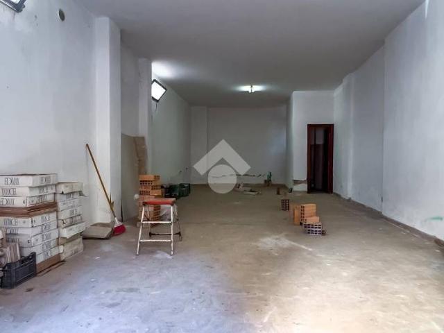 Locale Commerciale in affitto a Formia, Lazio