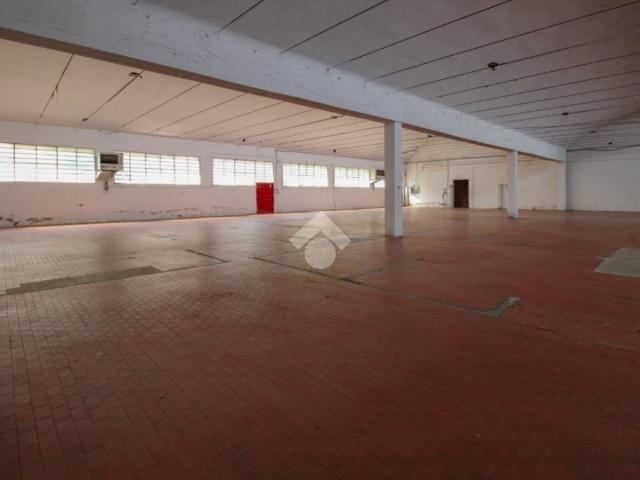Locale Commerciale in affitto a Unione dei comuni del Distretto Ceramico, Formigine
