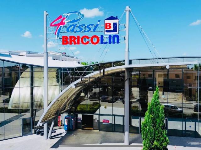 Locale Commerciale in affitto a Unione dei comuni del Distretto Ceramico, Formigine