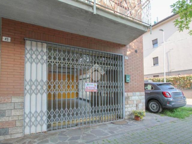 Locale Commerciale in affitto a Formigine, Modena