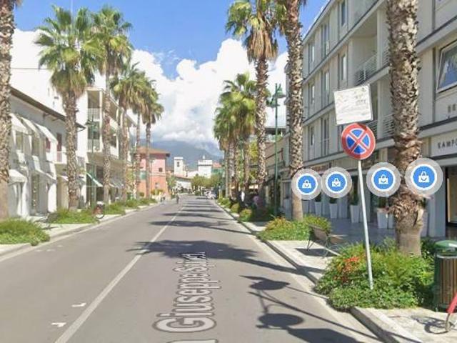 Locale Commerciale in affitto a Roma Imperiale, Forte Dei Marmi