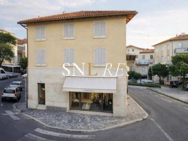Locale Commerciale in affitto a Roma Imperiale, Forte Dei Marmi
