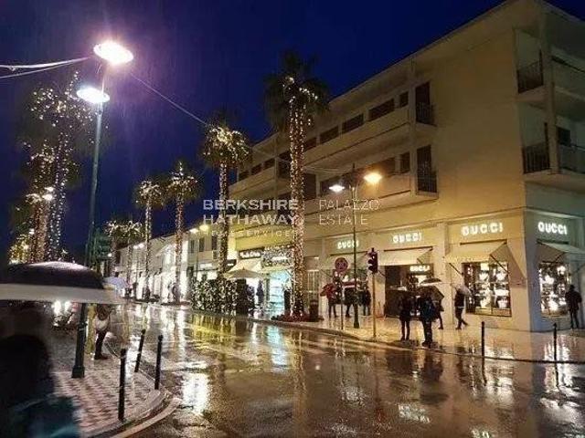 Locale Commerciale in affitto a Forte Dei Marmi, Toscana