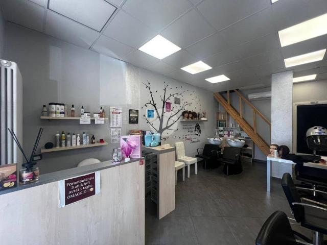 Locale Commerciale in affitto a Piemonte, Cuneo