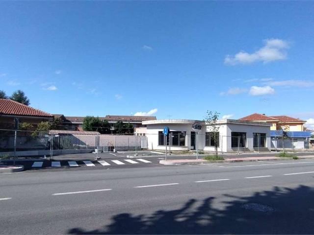 Locale Commerciale in affitto a Belmonte, Piemonte