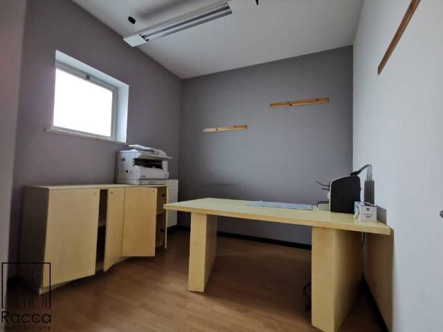 Locale Commerciale in affitto a Piemonte, Cuneo