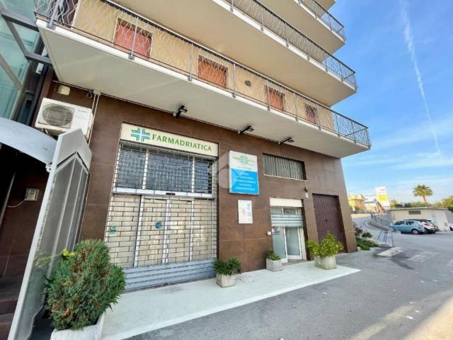 Locale Commerciale in affitto a Francavilla Al Mare, Abruzzo