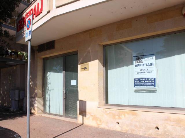 Locale Commerciale in affitto a Puglia, Brindisi