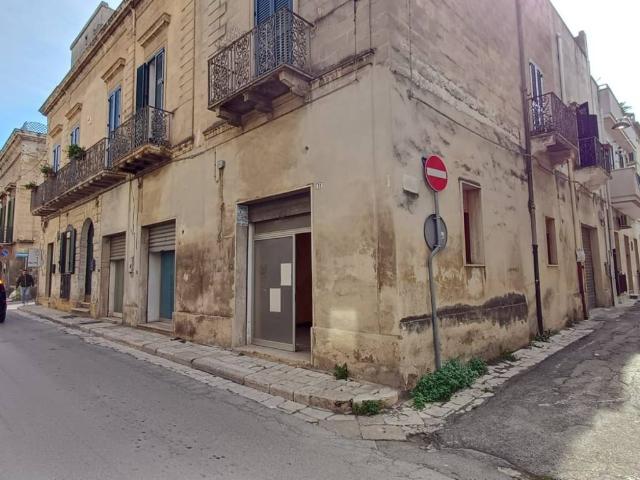 Locale Commerciale in affitto a Puglia, Brindisi