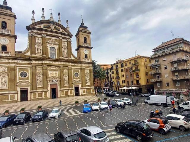 Locale Commerciale in affitto a Frascati, Roma Capitale