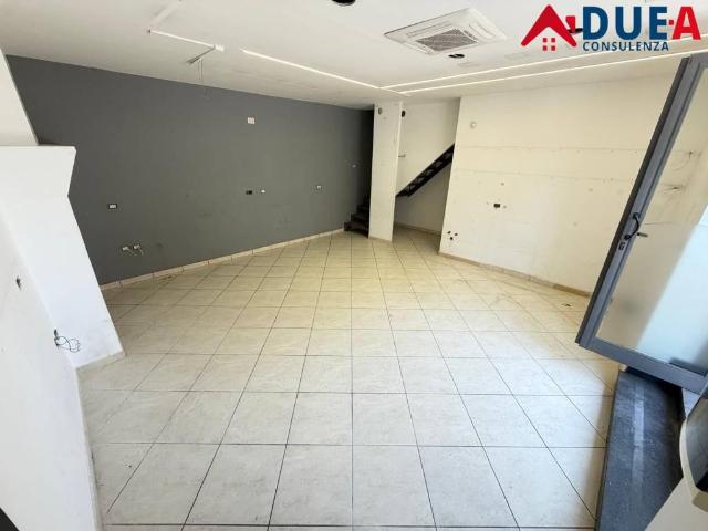Locale Commerciale in affitto a Sepano, Frattamaggiore