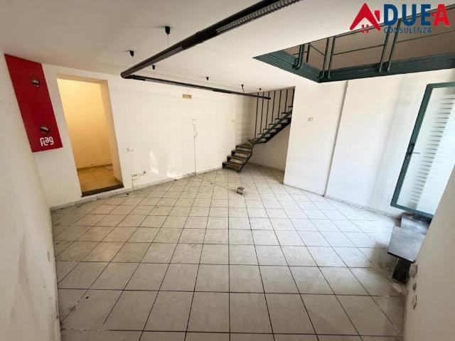 Locale Commerciale in affitto a Sepano, Frattamaggiore