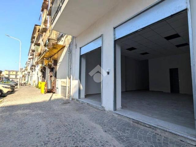Locale Commerciale in affitto a Sepano, Frattamaggiore