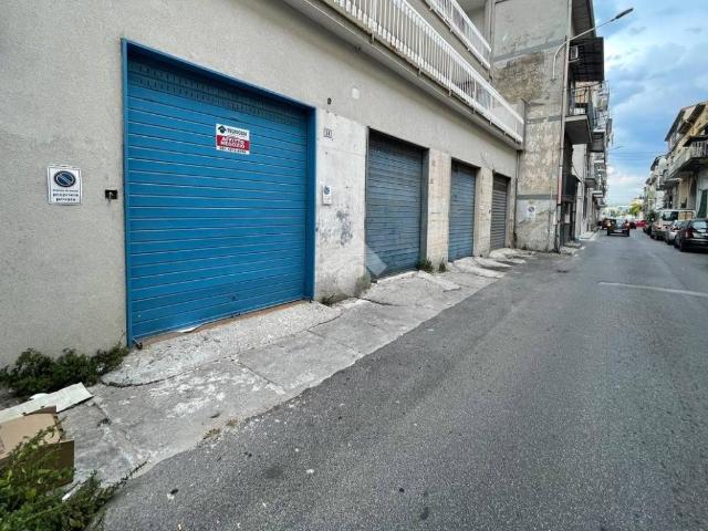 Locale Commerciale in affitto a Sepano, Frattamaggiore