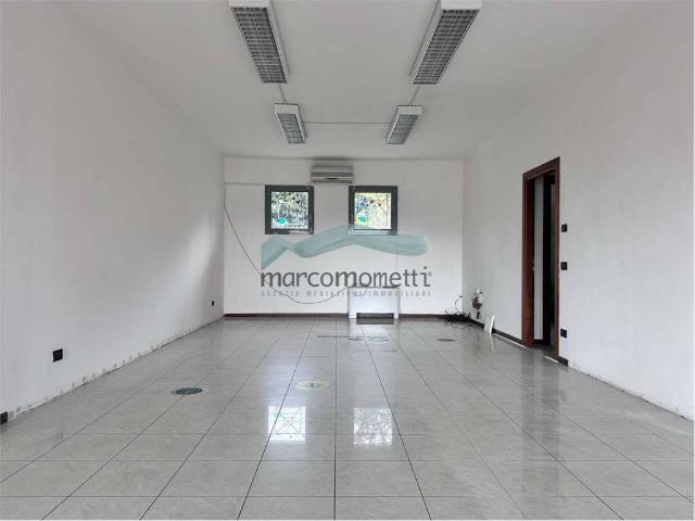 Locale Commerciale in affitto a Fregona, Veneto