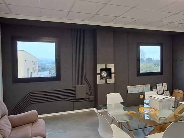 Locale Commerciale in affitto a Frosinone, Lazio