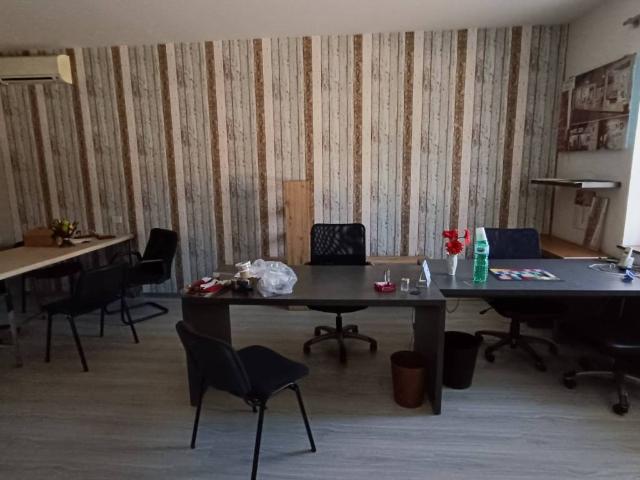 Locale Commerciale in affitto a Frosinone, Lazio