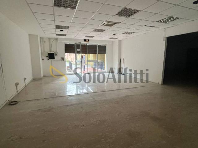 Locale Commerciale in affitto a Cavoni, Frosinone