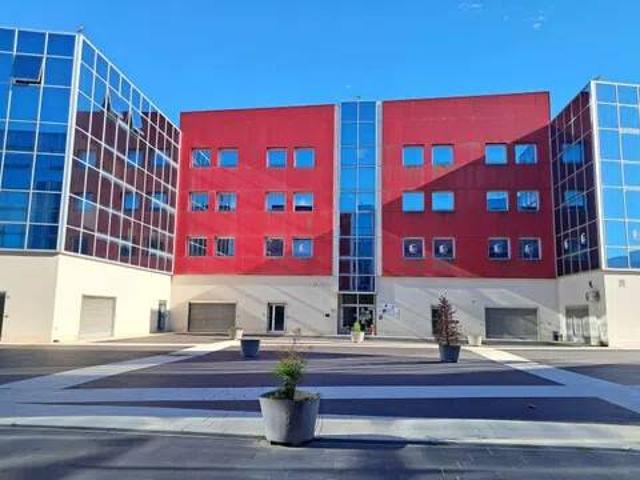 Locale Commerciale in affitto a Frosinone, Lazio