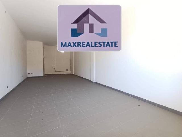Locale Commerciale in affitto a Frosinone, Lazio
