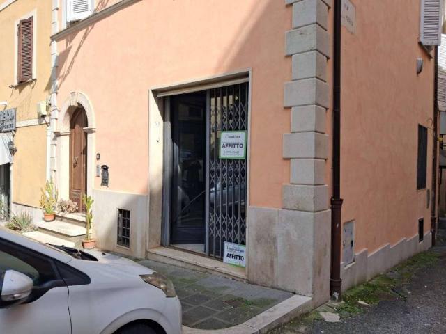 Locale Commerciale in affitto a Centro Storico, Frosinone