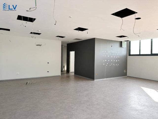 Locale Commerciale in affitto a Frosinone, Lazio