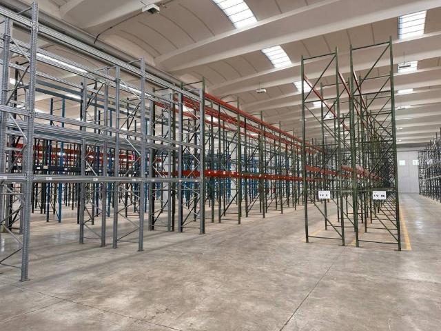 Locale Commerciale in affitto a Frosinone, Lazio