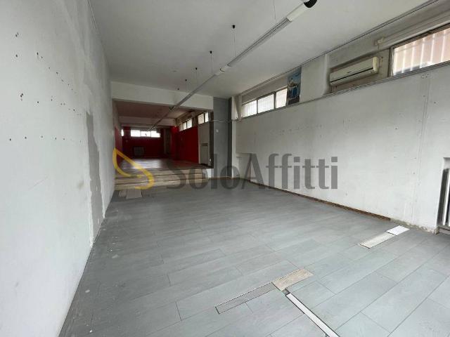 Locale Commerciale in affitto a Frosinone, Lazio