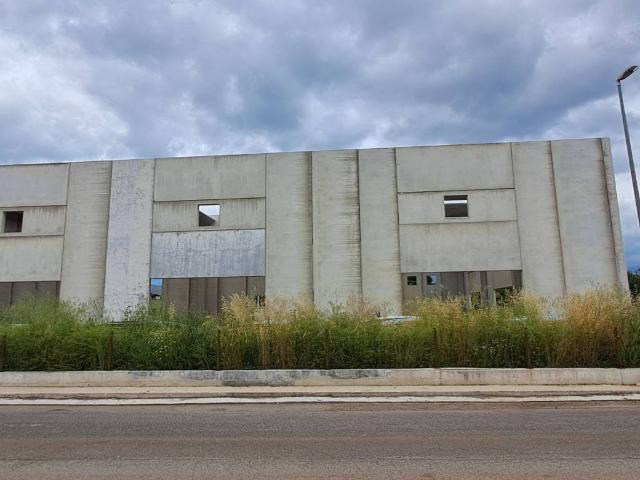 Locale Commerciale in affitto a Frosinone, Lazio