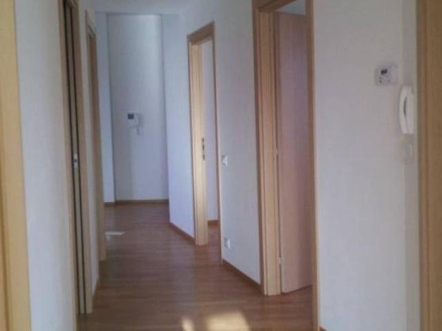 Locale Commerciale in affitto a De Matthaeis, Frosinone