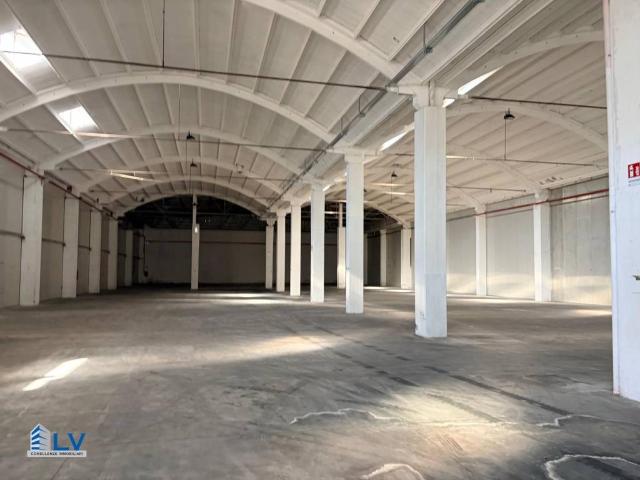 Locale Commerciale in affitto a Frosinone, Lazio