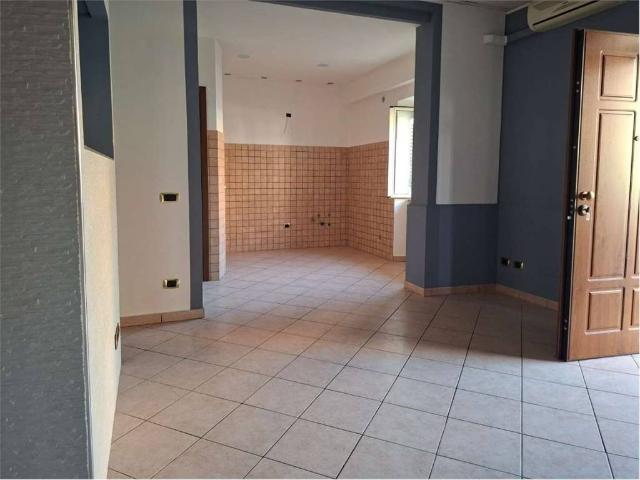Locale Commerciale in affitto a De Matthaeis, Frosinone