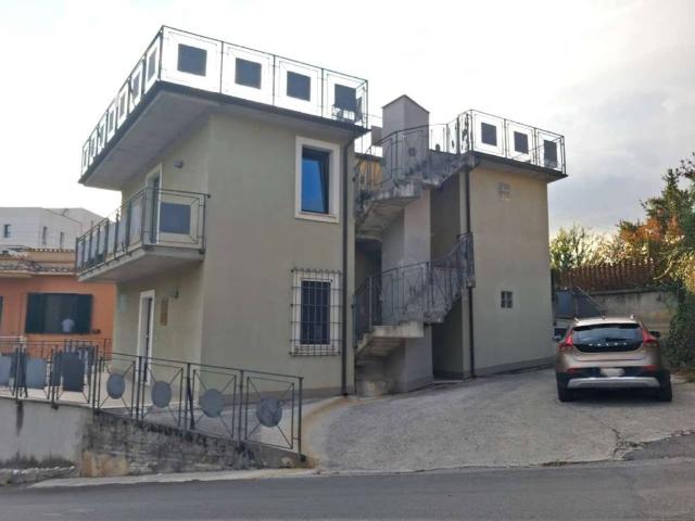 Locale Commerciale in affitto a De Matthaeis, Frosinone