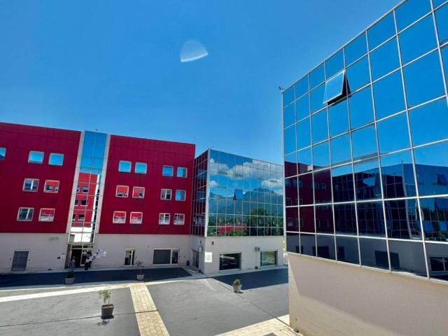 Locale Commerciale in affitto a Frosinone, Lazio