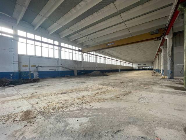 Locale Commerciale in affitto a Unione dei Comuni Circondario dell'Empolese Valdelsa, Fucecchio