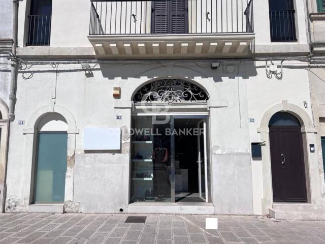 Locale Commerciale in affitto a Puglia, Lecce