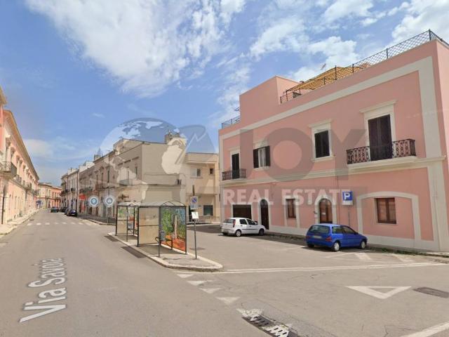 Locale Commerciale in affitto a Puglia, Lecce