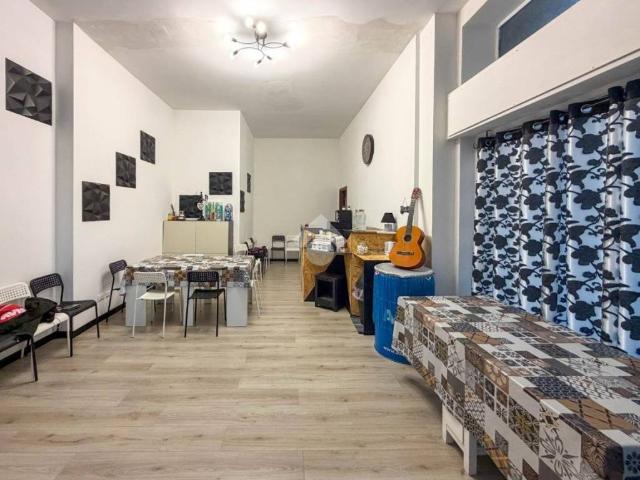 Locale Commerciale in affitto a Bartesate, Galbiate