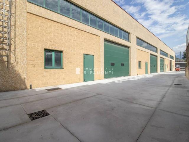 Locale Commerciale in affitto a Galbiate, Lombardia