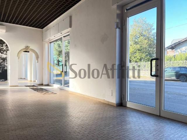 Locale Commerciale in affitto a Gallarate, Lombardia
