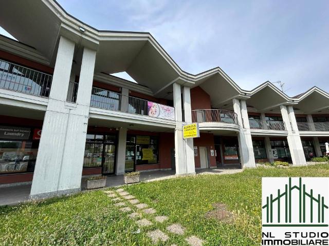 Locale Commerciale in affitto a Madonna in Campagna, Gallarate