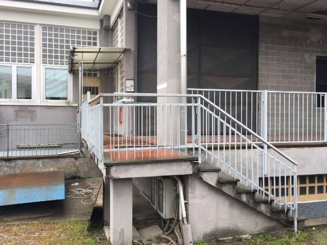 Locale Commerciale in affitto a Azalee, Gallarate
