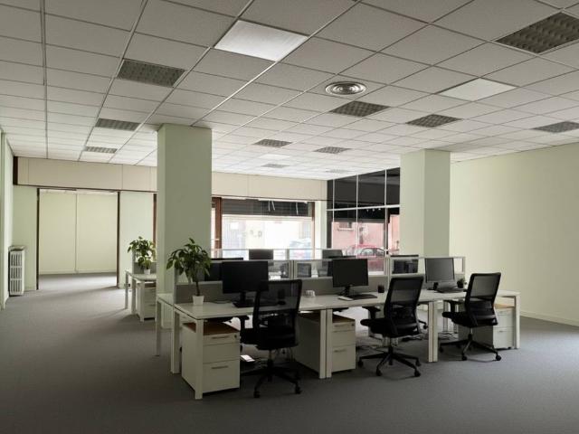 Locale Commerciale in affitto a Centro, Gallarate