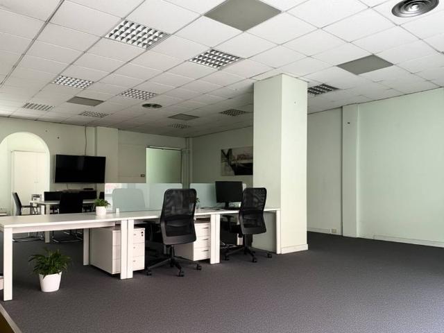 Locale Commerciale in affitto a Centro, Gallarate