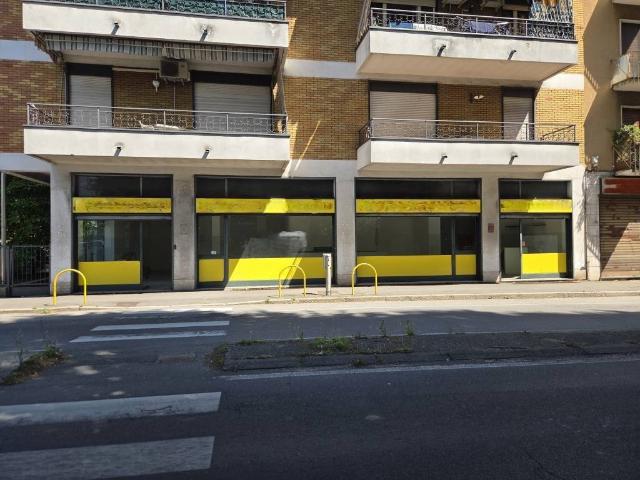 Locale Commerciale in affitto a Arnate, Gallarate