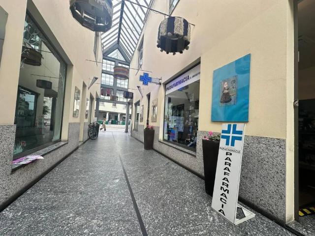 Locale Commerciale in affitto a Centro Storico, Gallarate
