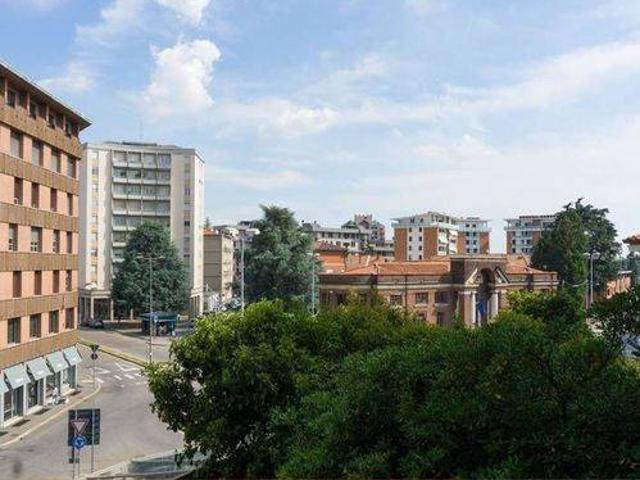 Locale Commerciale in affitto a Centro, Gallarate