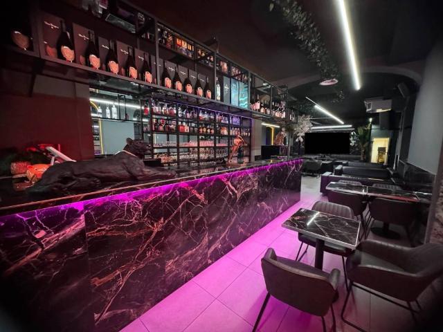 Locale Commerciale in affitto a Centro, Gallarate