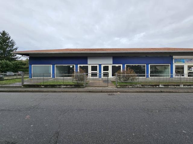 Locale Commerciale in affitto a Caiello, Gallarate