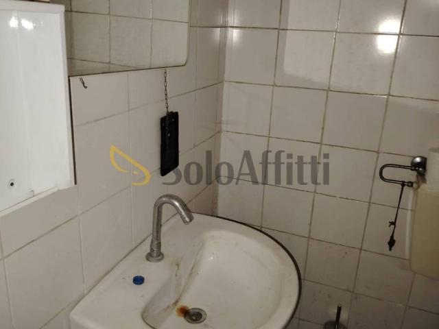 Locale Commerciale in affitto a Gallarate, Lombardia